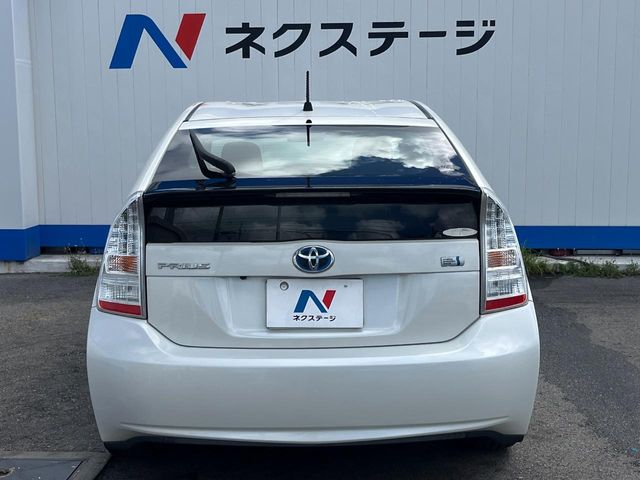 トヨタ プリウス