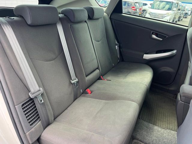 トヨタ プリウス