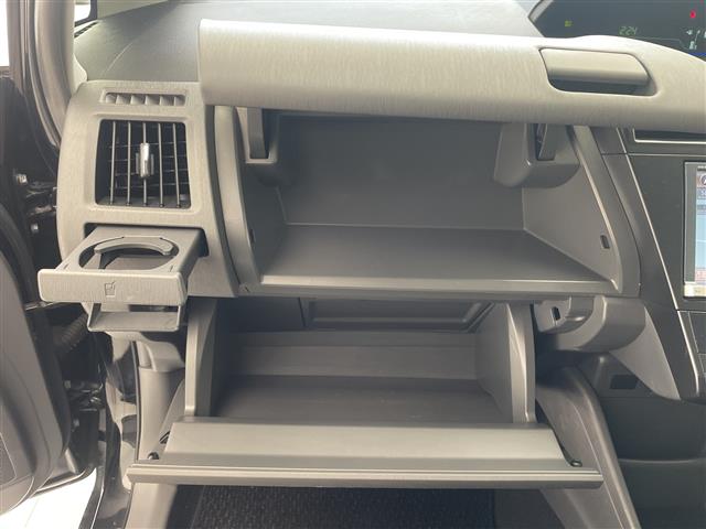 トヨタ プリウスα