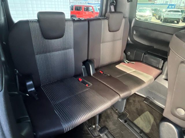 トヨタ ヴォクシー