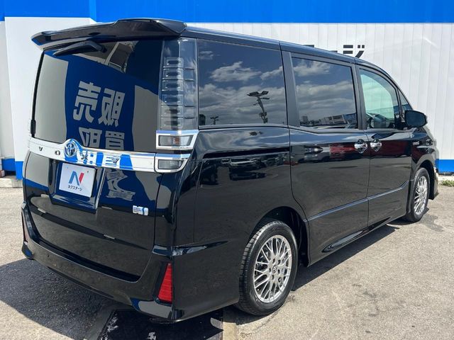 トヨタ ヴォクシー