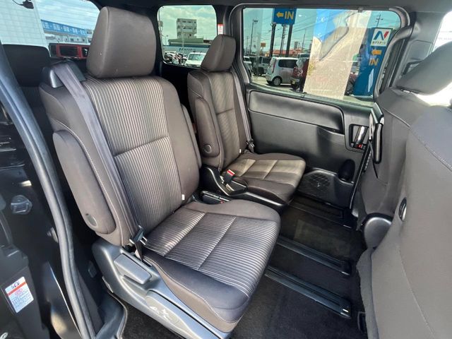 トヨタ ヴォクシー