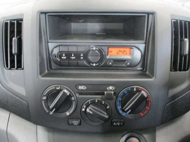 日産 NV200バネットバン