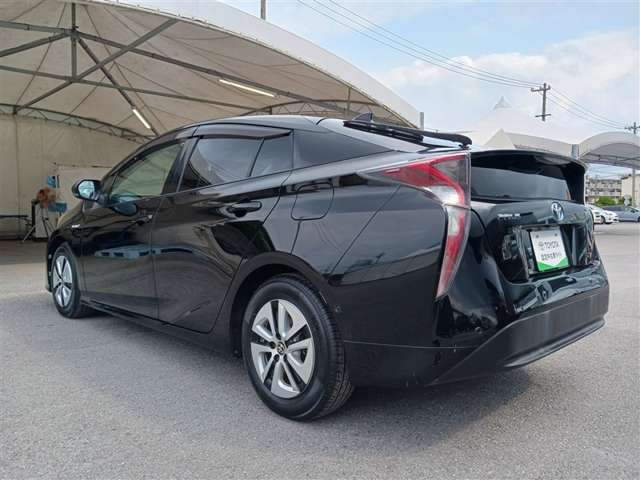 トヨタ プリウス