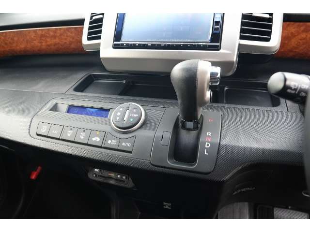 ホンダ フリードスパイクハイブリッド