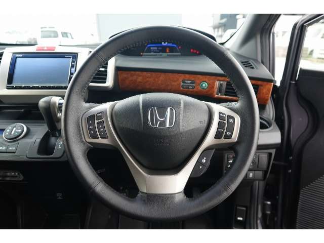 ホンダ フリードスパイクハイブリッド