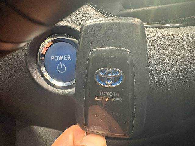 トヨタ C-HR