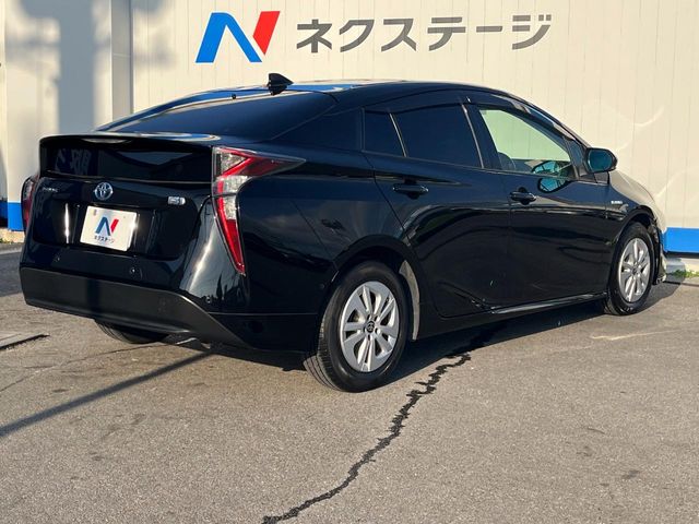 トヨタ プリウス