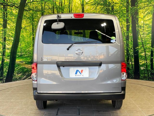 日産 NV200バネットバン