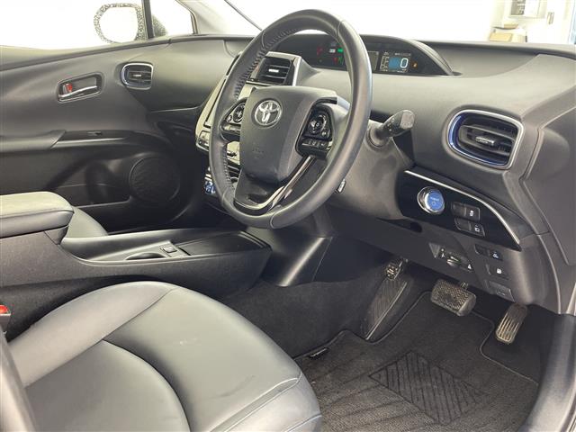 トヨタ プリウス