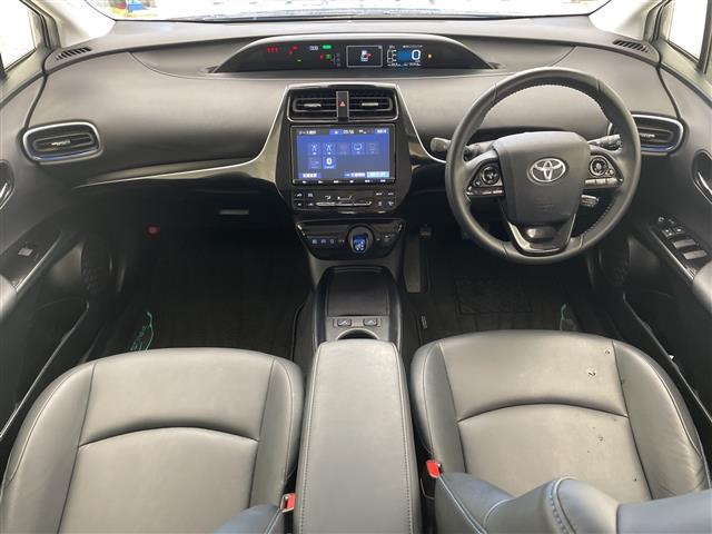 トヨタ プリウス