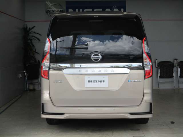 日産 セレナ