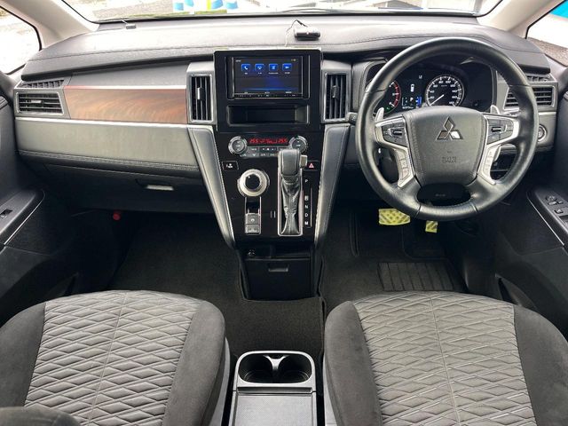 三菱 デリカD：5