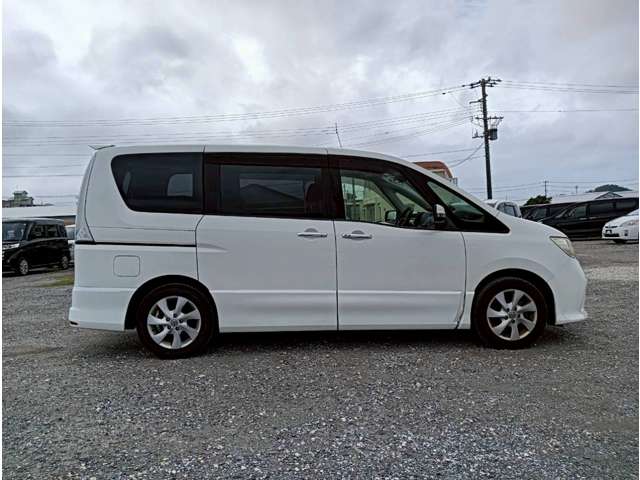 日産 セレナ