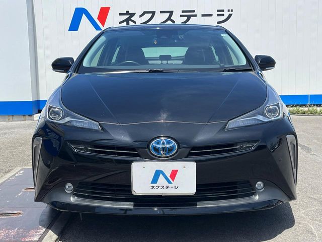 トヨタ プリウス