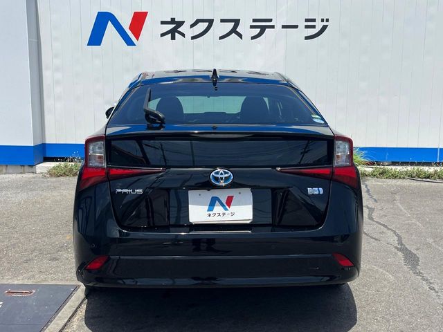 トヨタ プリウス