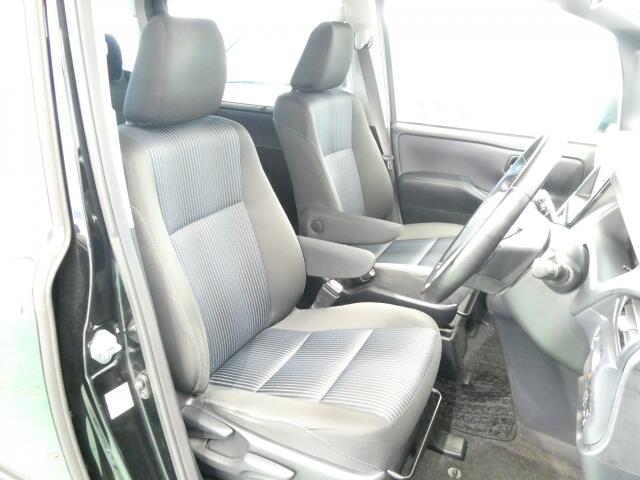 トヨタ ヴォクシー