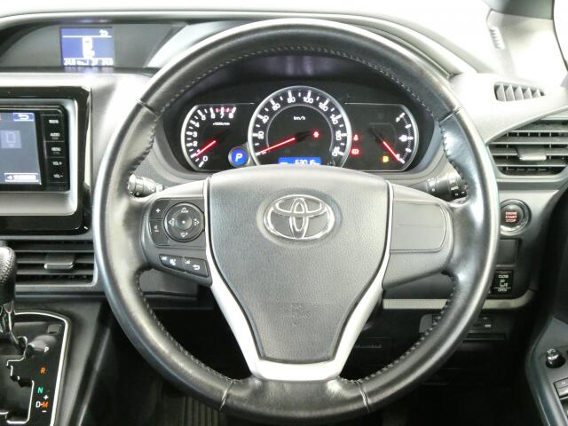 トヨタ ヴォクシー