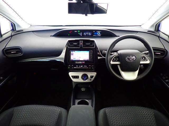 トヨタ プリウス