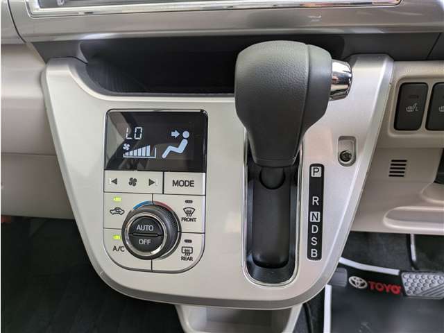 ダイハツ キャスト