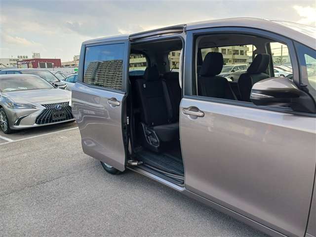 トヨタ ヴォクシー