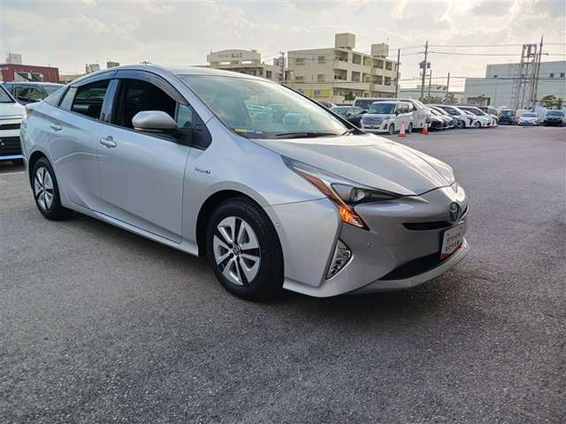 トヨタ プリウス