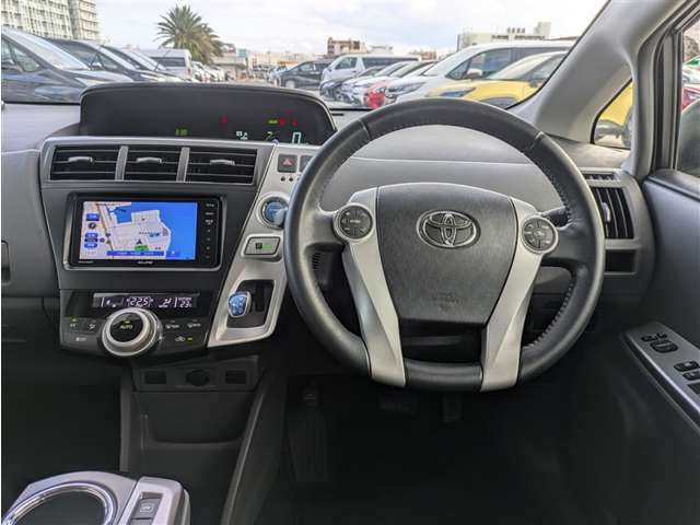 トヨタ プリウスα