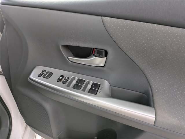 トヨタ プリウスα