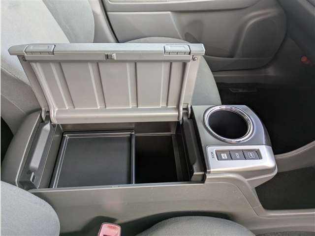 トヨタ プリウスα