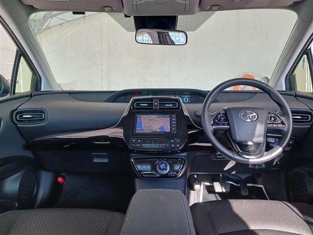 トヨタ プリウス