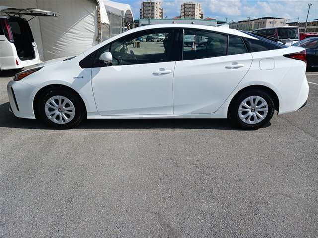 トヨタ プリウス