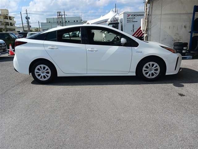 トヨタ プリウス