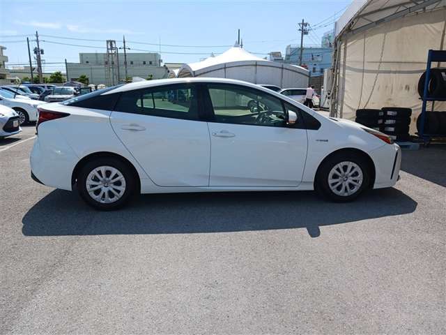 トヨタ プリウス