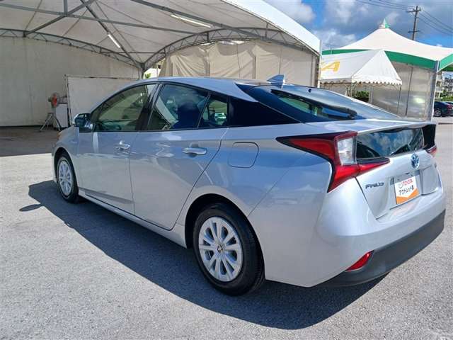 トヨタ プリウス