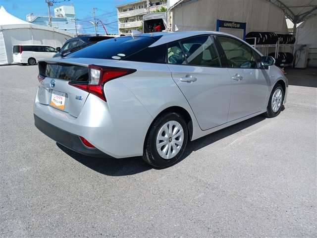 トヨタ プリウス