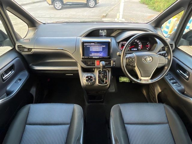 トヨタ ヴォクシー