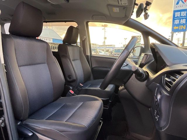 トヨタ ヴォクシー