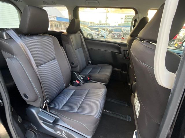 トヨタ ヴォクシー