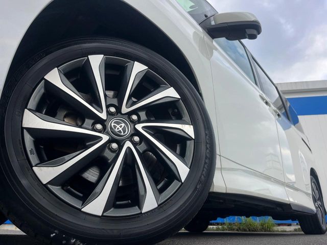 トヨタ ヴォクシー