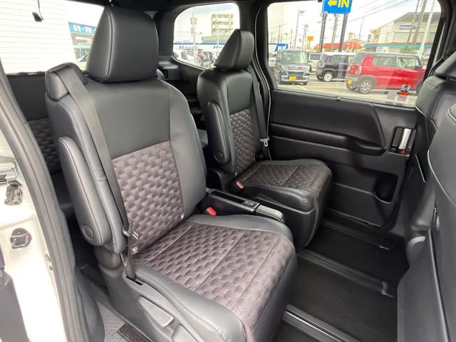 トヨタ ヴォクシー