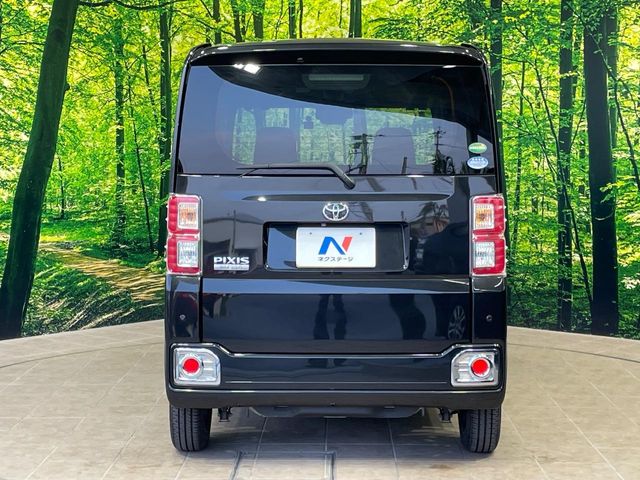 トヨタ ピクシスメガ