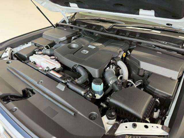 トヨタ ランドクルーザー300 3.5 ZX 4WD・2024(R6)年式