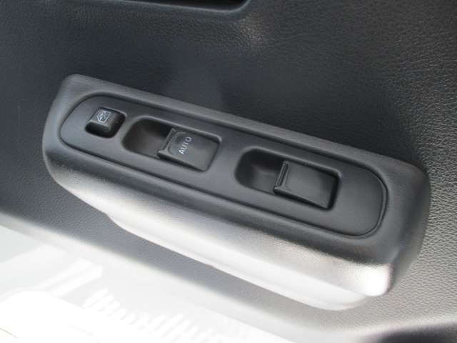 日産 NT100クリッパー