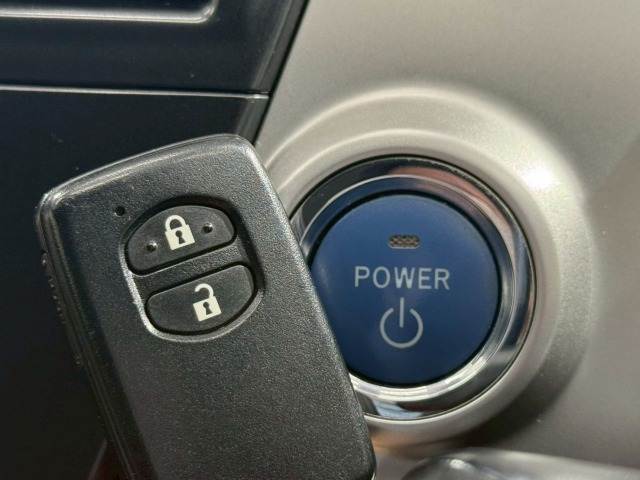 トヨタ プリウスα