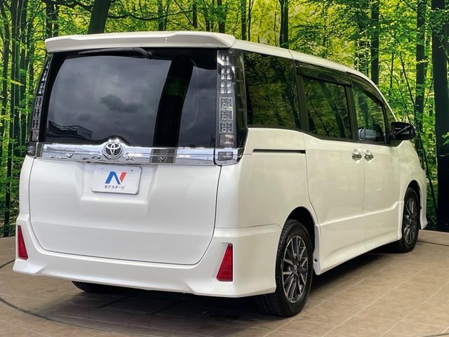 トヨタ ヴォクシー