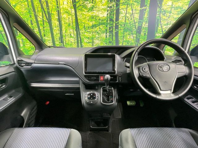 トヨタ ヴォクシー