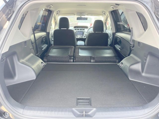 トヨタ プリウスα