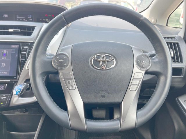 トヨタ プリウスα