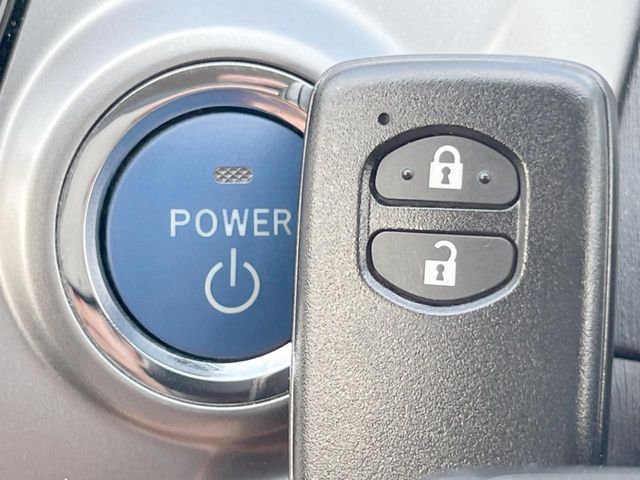 トヨタ プリウスα