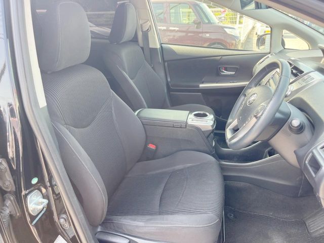 トヨタ プリウスα